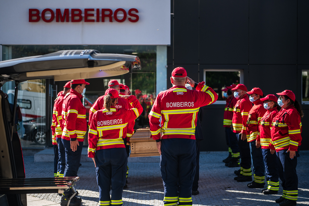 homenagem bombeiros oliveira de frades 2020 funeral bombeiro morto