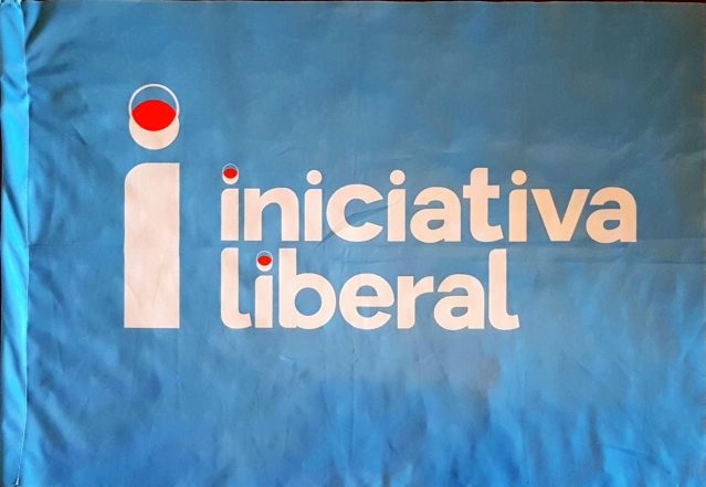 bandeira iniciativa liberal