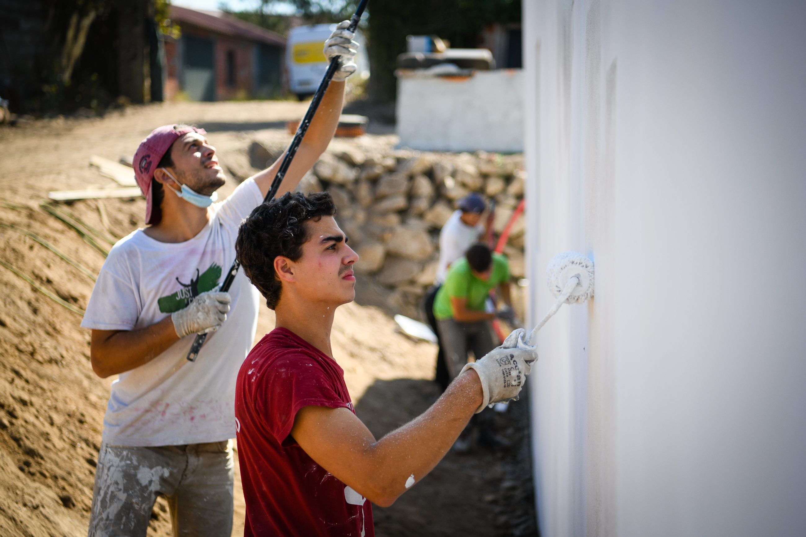 Voluntários da Just a Change reabilitam uma casa em Caparosa Tondela