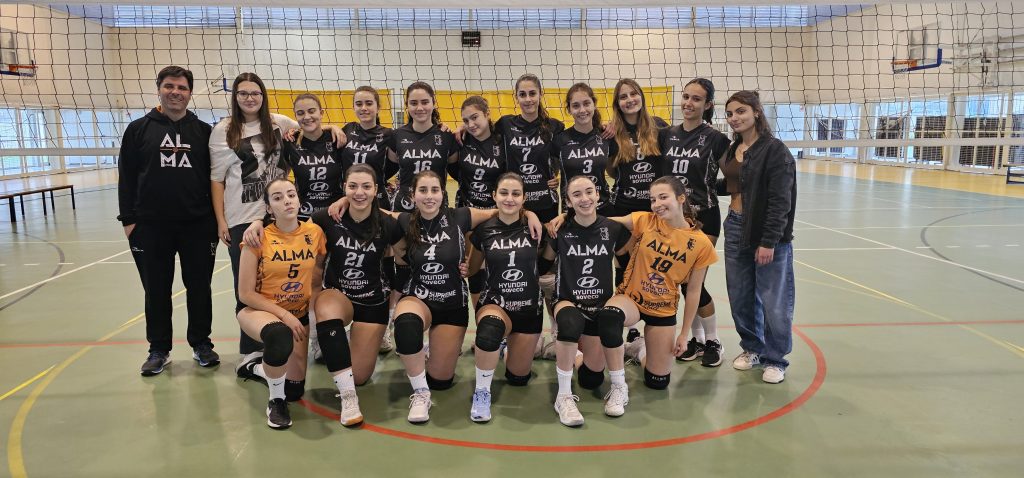  Equipa Viv’Alma, de Viseu, apura-se para Campeonato Nacional de voleibol feminino - Jornal do Centro