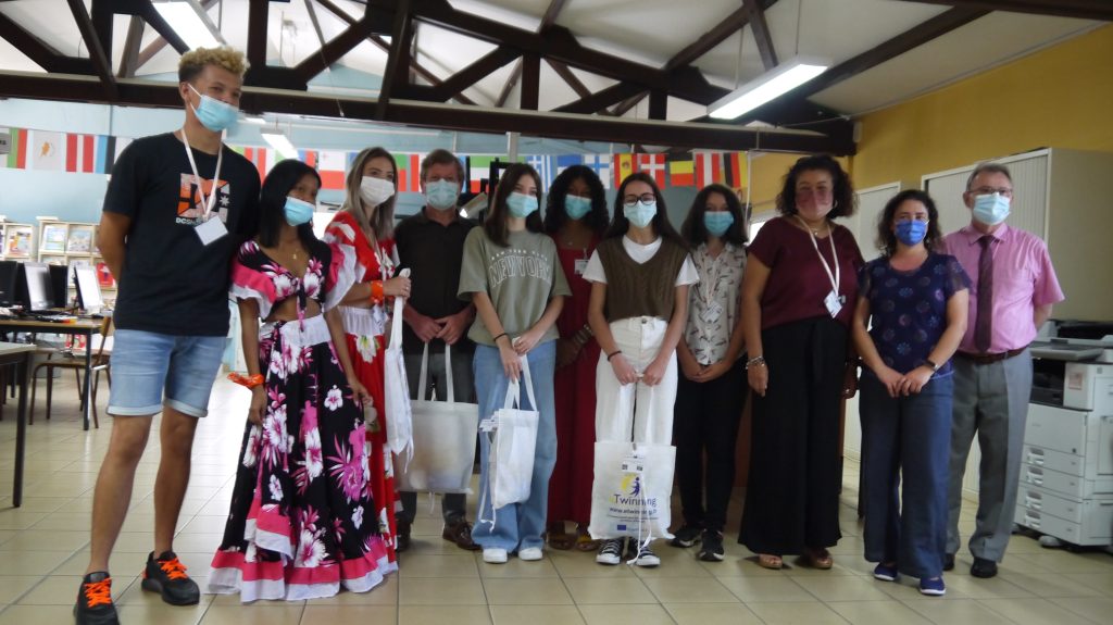  Alunos de Resende em Erasmus na ilha da Reunião - Jornal do Centro