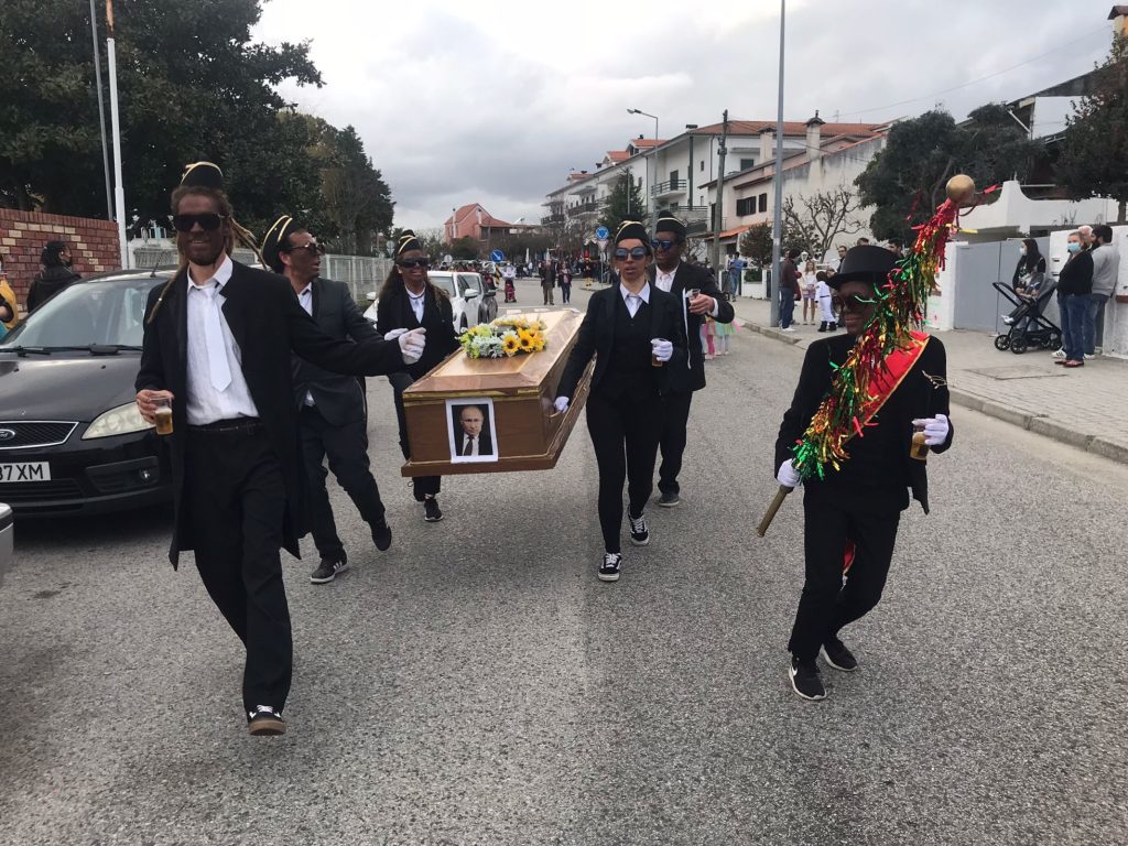  Chuva não estragou animação de Carnaval há muito desejada - Jornal do Centro