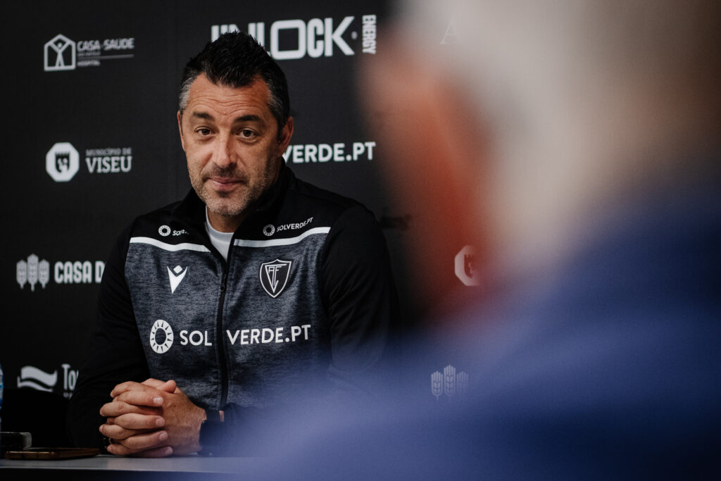  Treinador do Académico de Viseu focado nos três pontos frente ao Penafiel - Jornal do Centro