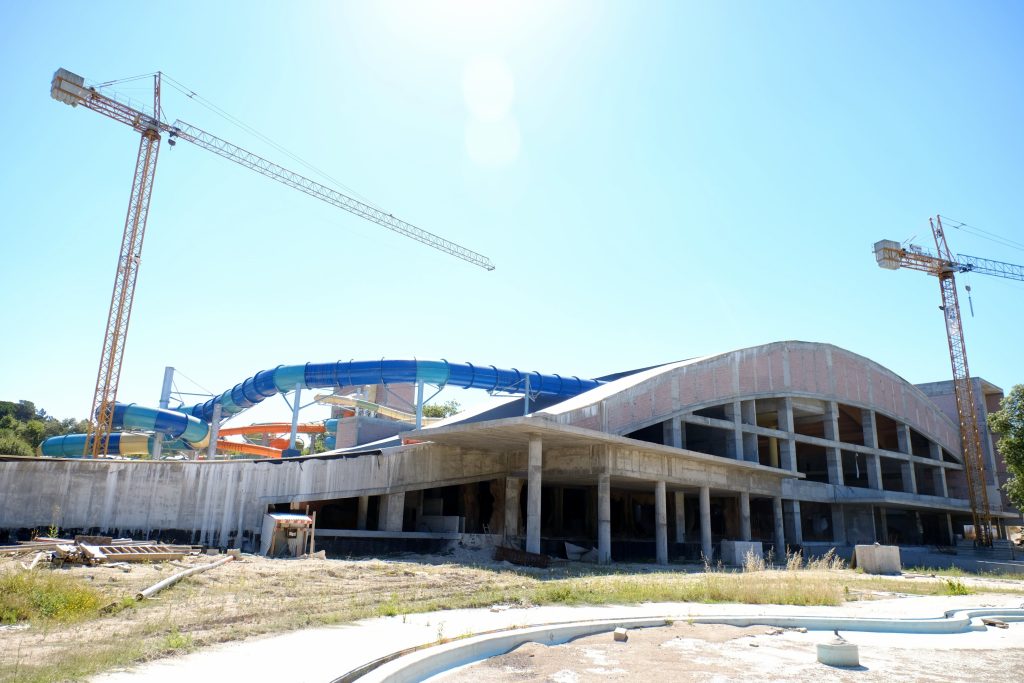  Em 2024, parque aquático do Almargem ou avança ou é demolido - Jornal do Centro