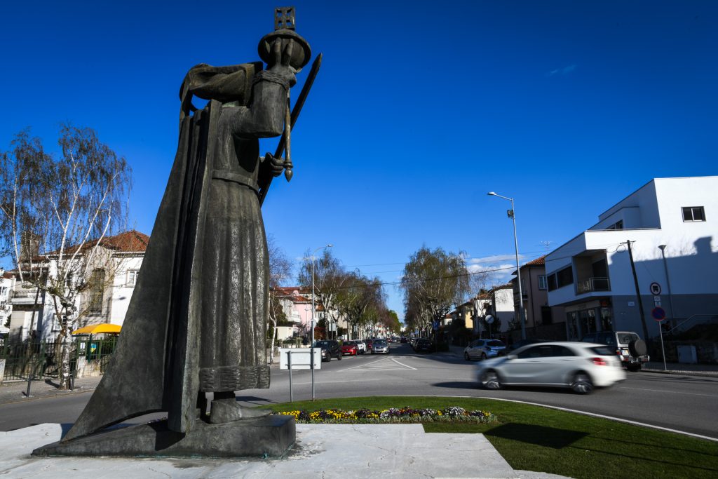  A Avenida onde o Infante impera - Jornal do Centro