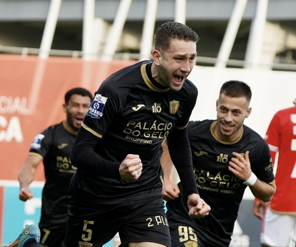  Académico de Viseu e Benfica B empatam no Seixal - Jornal do Centro