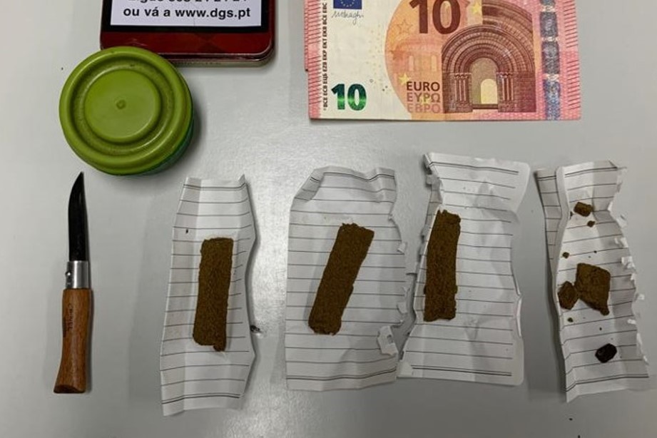  Detido com 13 doses de haxixe em Cinfães - Jornal do Centro