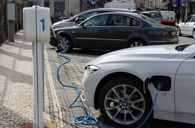  PSD contesta exclusão dos carros elétricos nas novas portagens para as ex-SCUT - Jornal do Centro