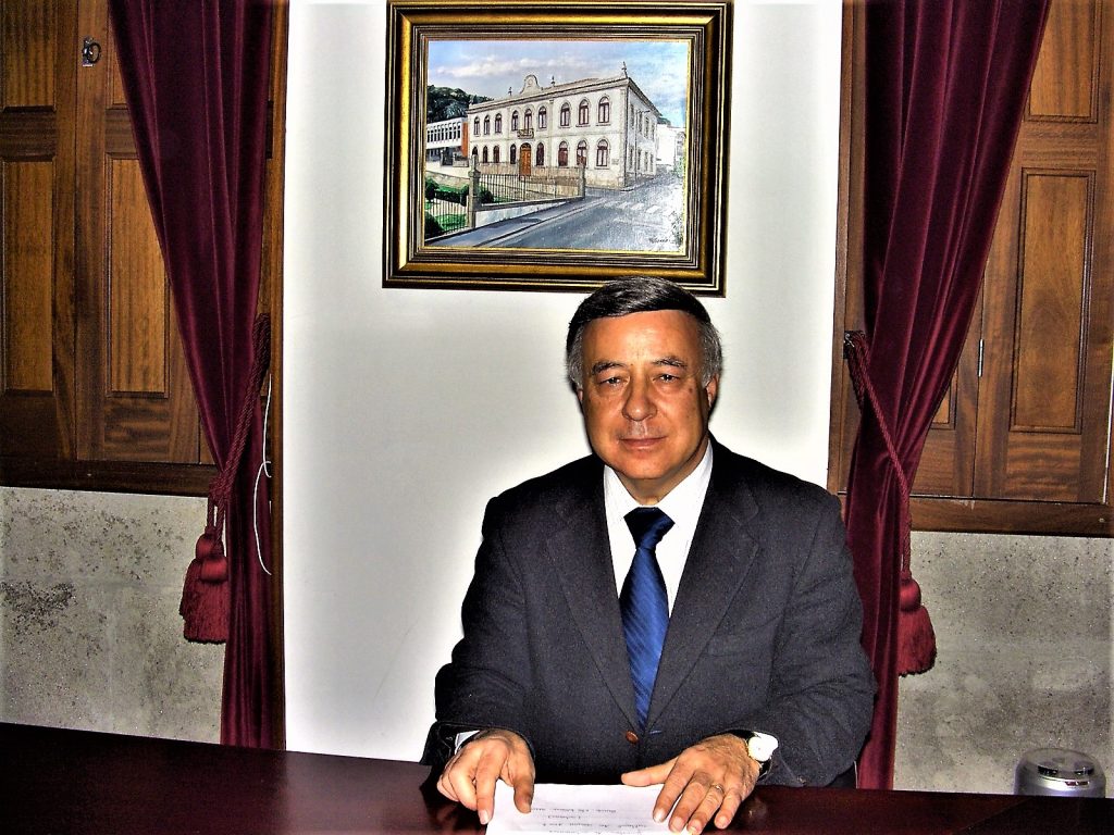  Ex-presidente da Câmara de Tabuaço homenageado este sábado - Jornal do Centro