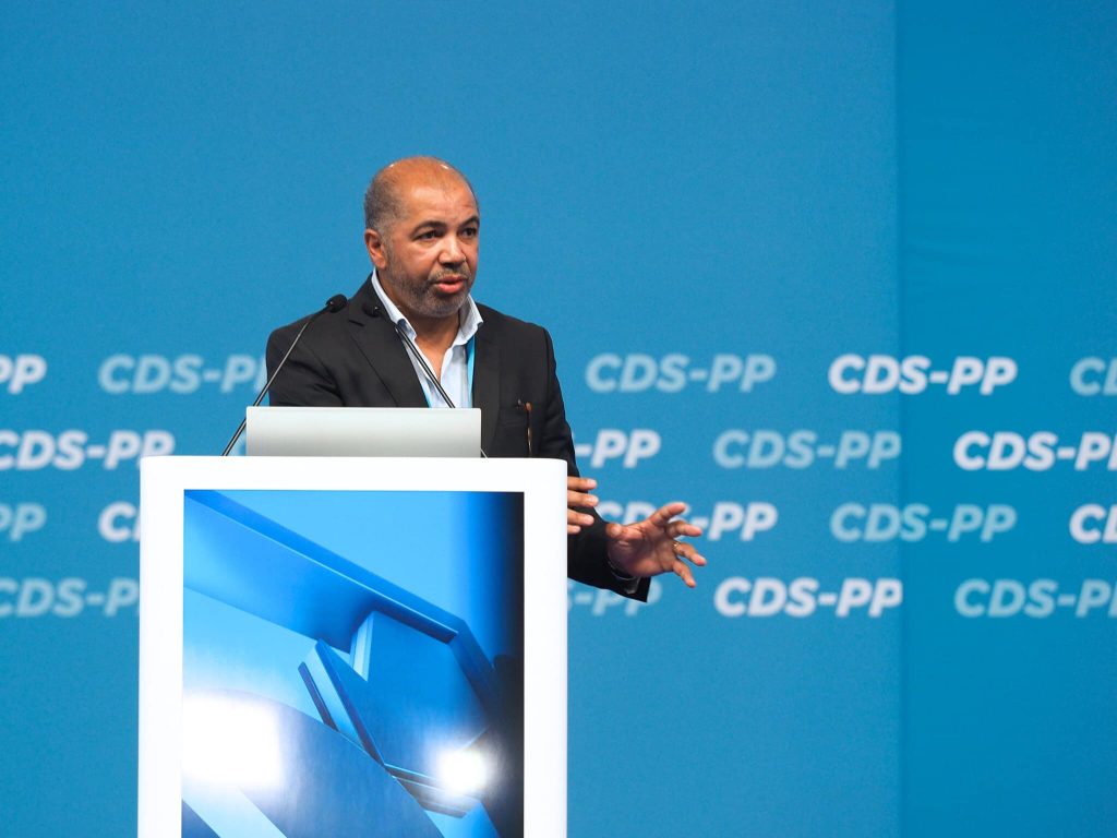  Hélder Amaral é candidato à distrital de Viseu do CDS - Jornal do Centro
