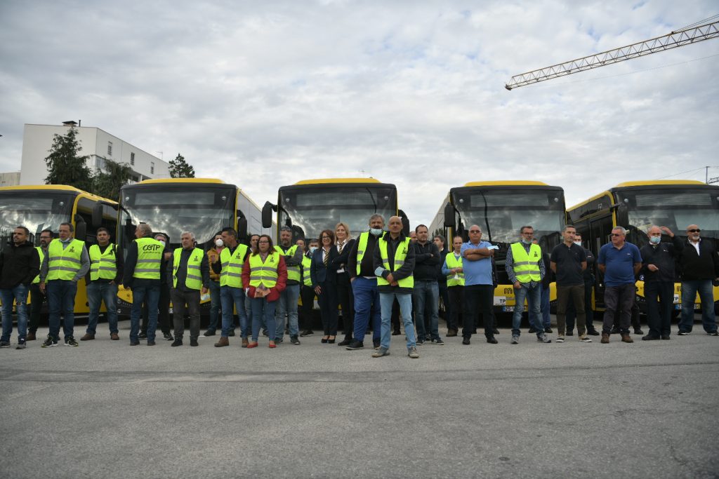  Autocarros voltaram a parar. Motoristas estão em greve - Jornal do Centro