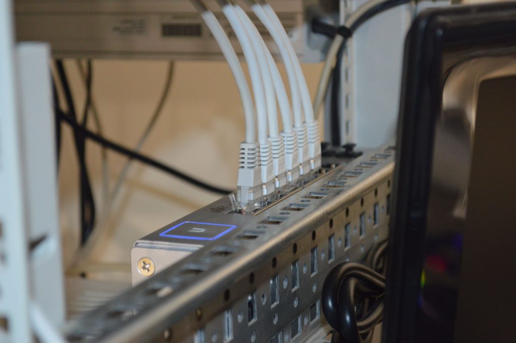  Governo quer abrir concurso para assegurar internet no interior até final do ano - Jornal do Centro