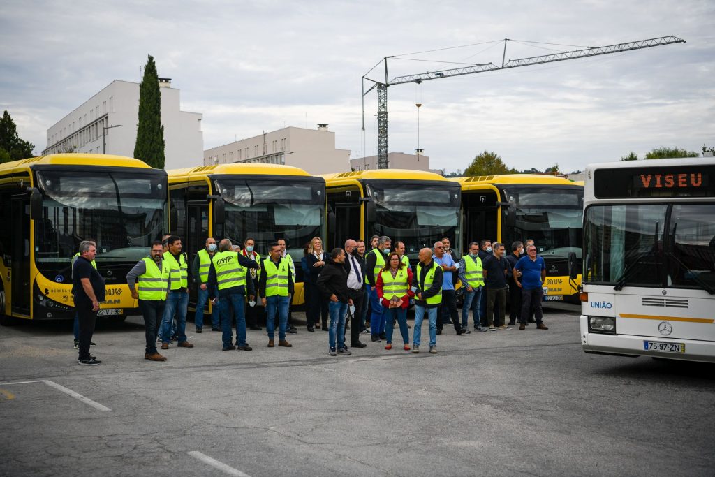  Motoristas dos autocarros em greve na próxima segunda-feira - Jornal do Centro