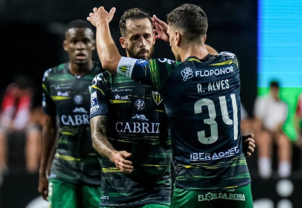  CD Tondela empata em Leiria num ‘festival’ de grandes penalidades com final emotivo - Jornal do Centro