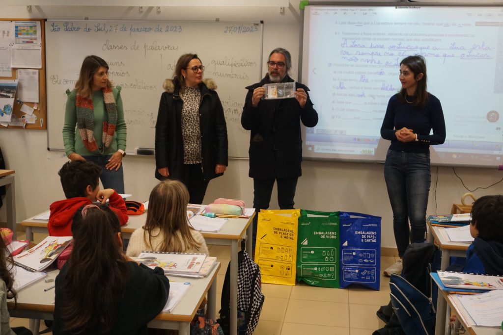  Crianças de S. Pedro do Sul recebem sacos ecológicos - Jornal do Centro
