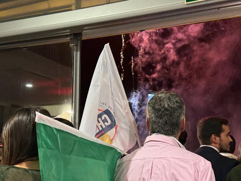  Eleições: Fogo de artifício para jantar/comício do Chega em Campia - Jornal do Centro