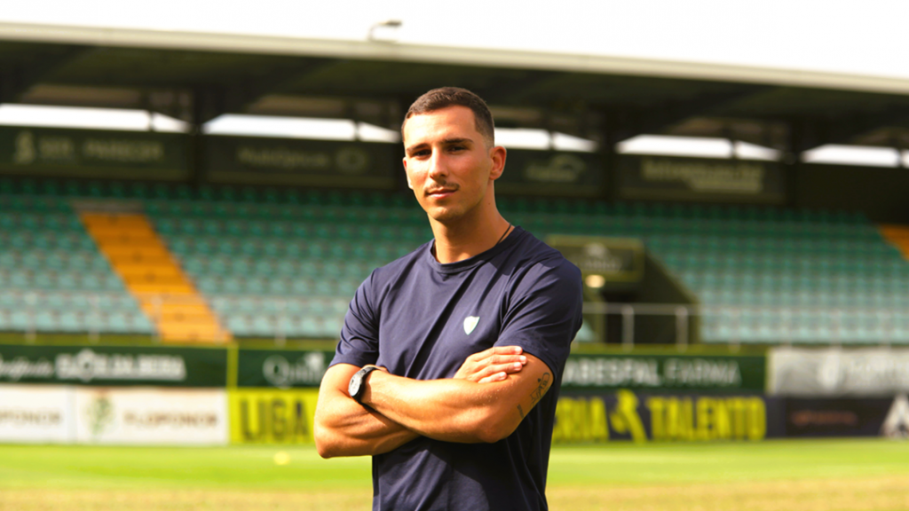  Tiago Manso assina pelo Tondela até 2026 - Jornal do Centro