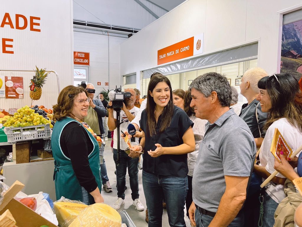  Mariana Mortágua foi ao mercado de Viseu e ouviu queixas dos vendedores