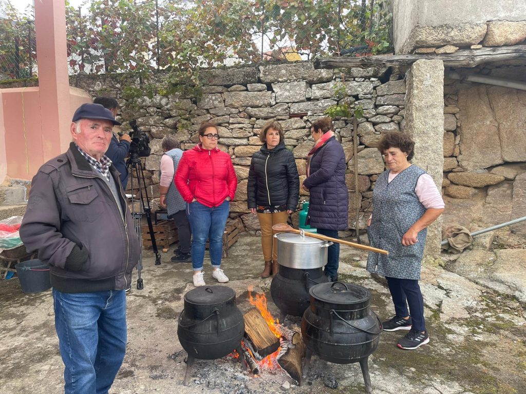 Magusto à moda antiga em Cabaços, Moimenta da Beira - Jornal do Centro