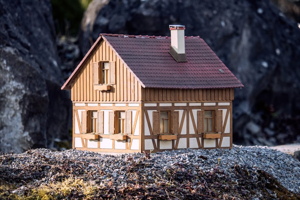  Casas em miniatura em exposição no Museu de Oliveira de Frades - Jornal do Centro