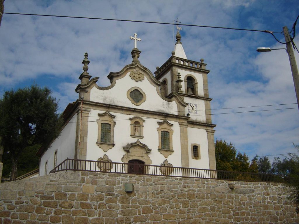 Igreja de Santiago de Besteiros classificada monumento de interesse público