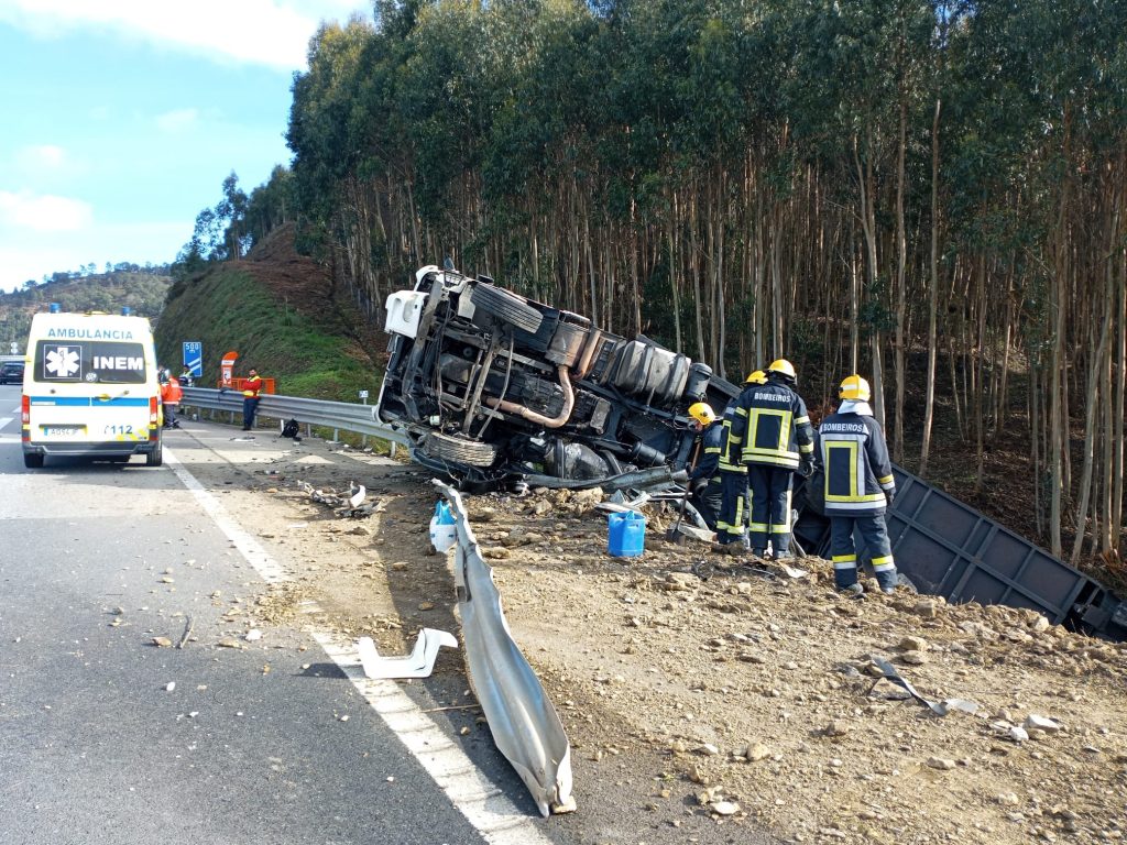  Depois de acidente na estrada, Grupo Republika agradece apoio dos fãs - Jornal do Centro