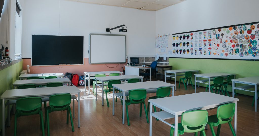  S. João da Pesqueira: Centro Escolar de Paredes da Beira com novo mobiliário - Jornal do Centro