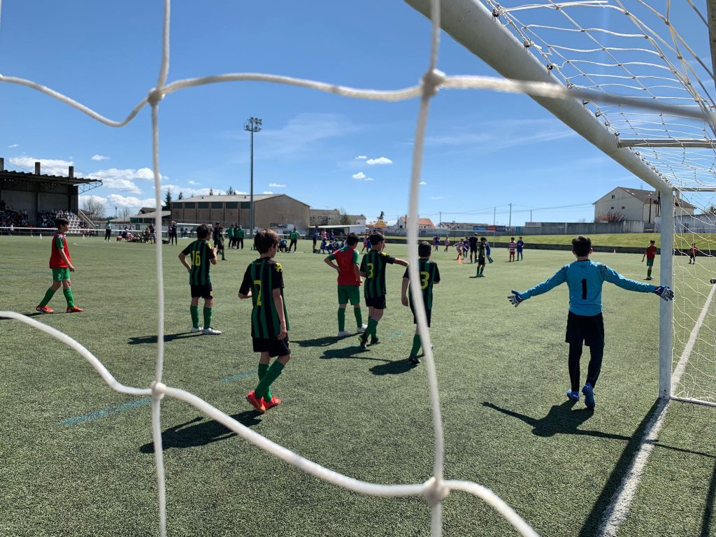  Benfica, Braga e Académico de Viseu juntos num torneio de futebol jovem, em Vila Nova de Paiva - Jornal do Centro