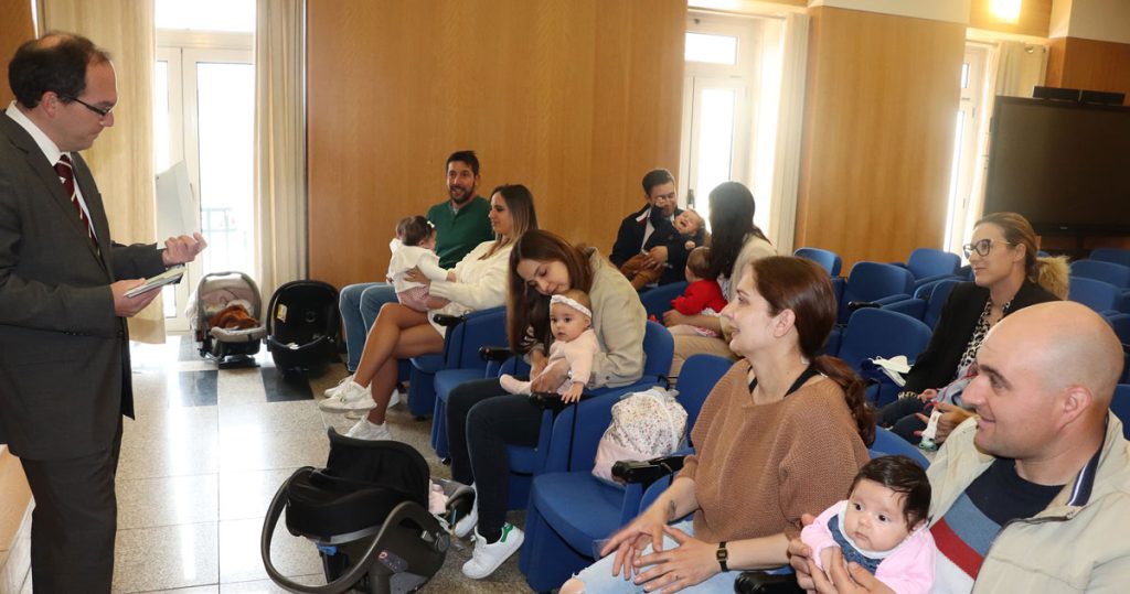  Famílias de V. N. Paiva recebem novos incentivos à natalidade - Jornal do Centro