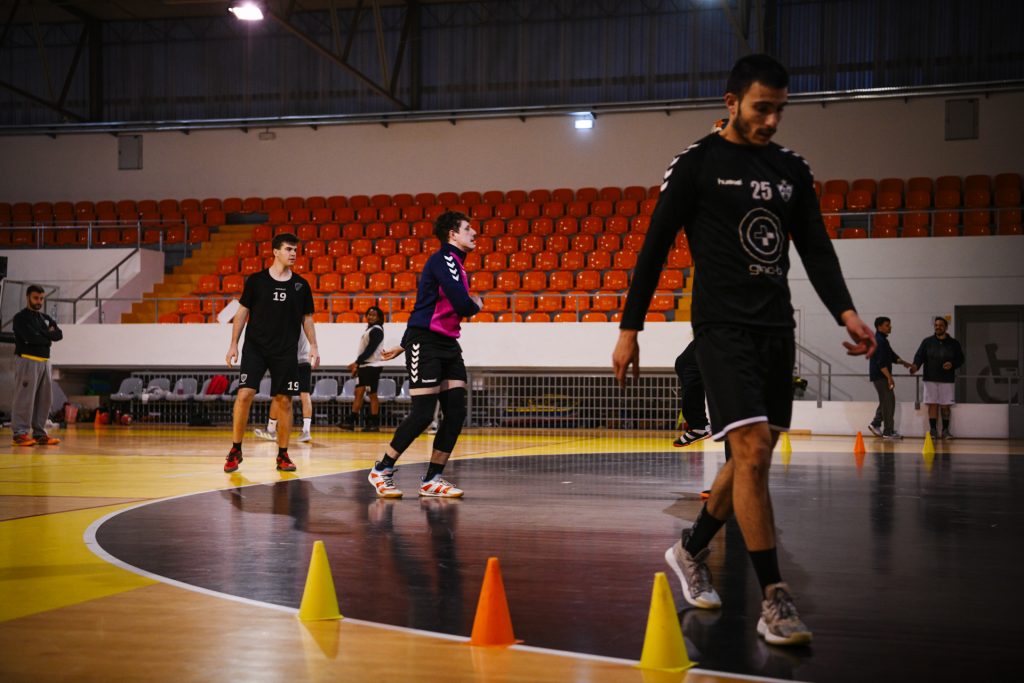  Académico/Andebol: Equipa ainda no mercado em busca de jogador estrangeiro - Jornal do Centro