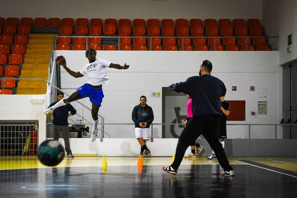  Andebol/1.ª Divisão: Académico perde e S. Pedro do Sul ganha - Jornal do Centro