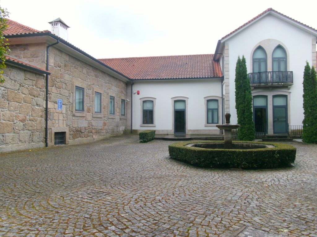  Centenas de pessoas assinaram petição do PCP que pede abertura dos museus de Viseu aos domingos e feriados - Jornal do Centro