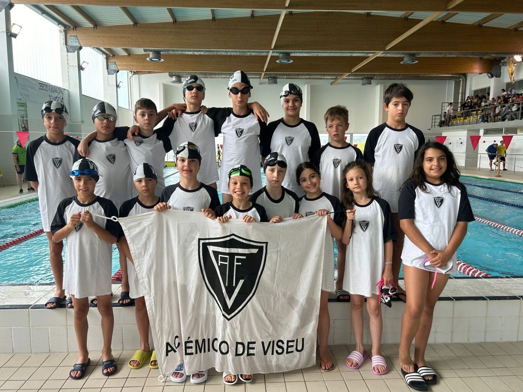  Doze nadadores do Académico de Viseu de ouro em Castro Daire - Jornal do Centro