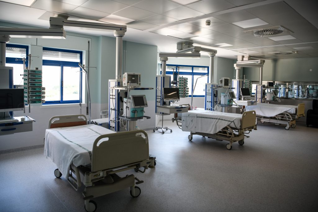  Unidade de Cuidados Intensivos com mais um médico em setembro - Jornal do Centro
