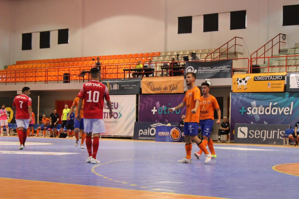 Futsal: Viseu 2001 regressa às vitórias frente ao Arsenal da Maia - Jornal do Centro