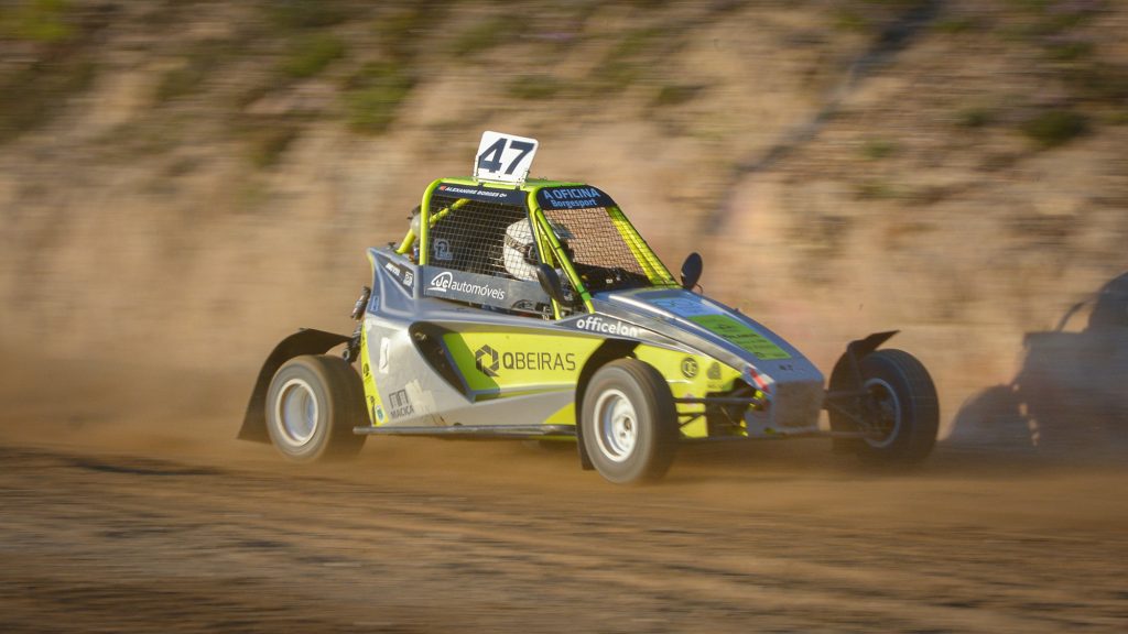  Piloto de Nelas vence terceira prova consecutiva no Campeonato de Portugal de Kartcross - Jornal do Centro