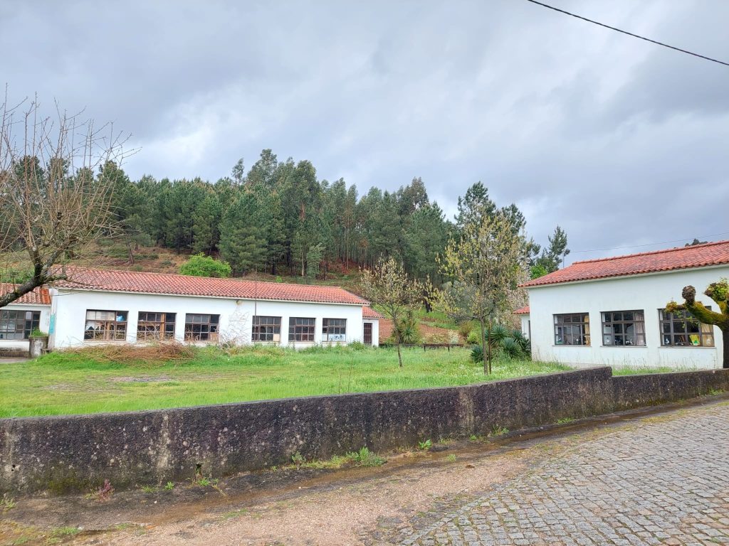  Antiga escola em Mortágua transformada em ‘casa’ de escuteiros - Jornal do Centro