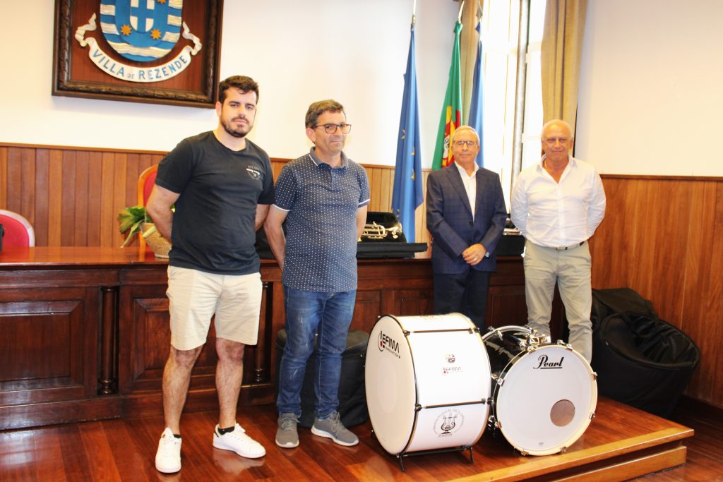  Bandas de Resende recebem instrumentos musicais no dia das filarmónicas - Jornal do Centro