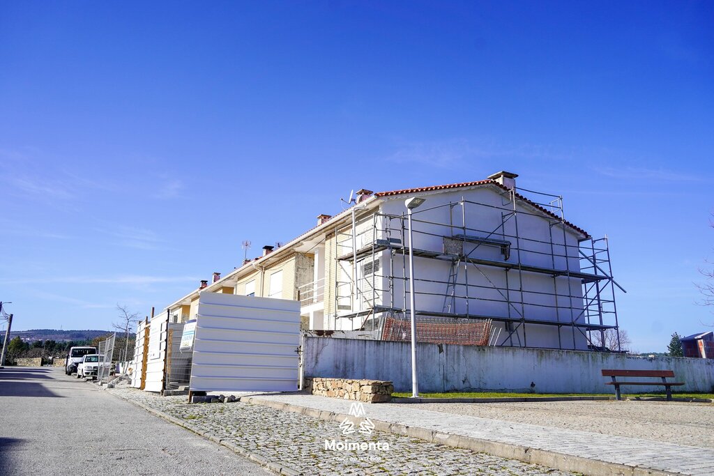  Habitações sociais em Moimenta da Beira com melhoramentos de 600 mil euros - Jornal do Centro