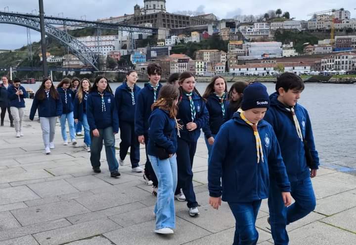  Escuteiros de Lamego comemoram aniversário com visita ao Porto - Jornal do Centro