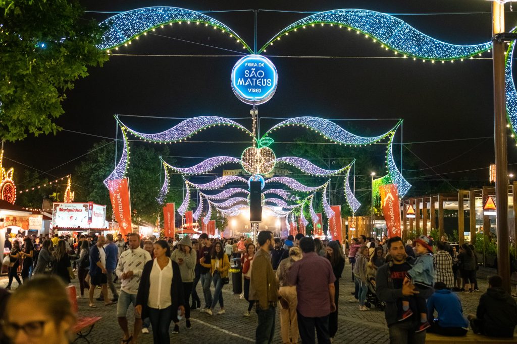  Feirantes expectantes com regresso da Feira Franca. Crise preocupa e faz aumentar os preços - Jornal do Centro