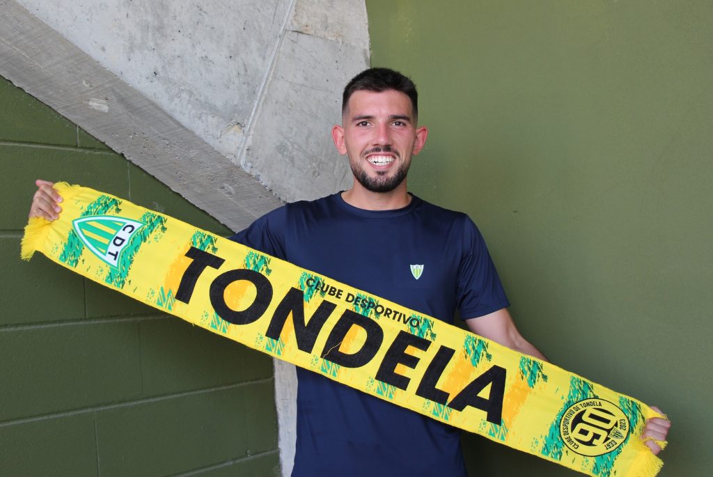  Nuno Cunha assina pelo Tondela - Jornal do Centro