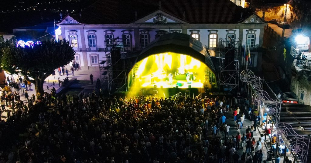  Sara Correia e Ivandro nas Festas do Concelho de Seia - Jornal do Centro