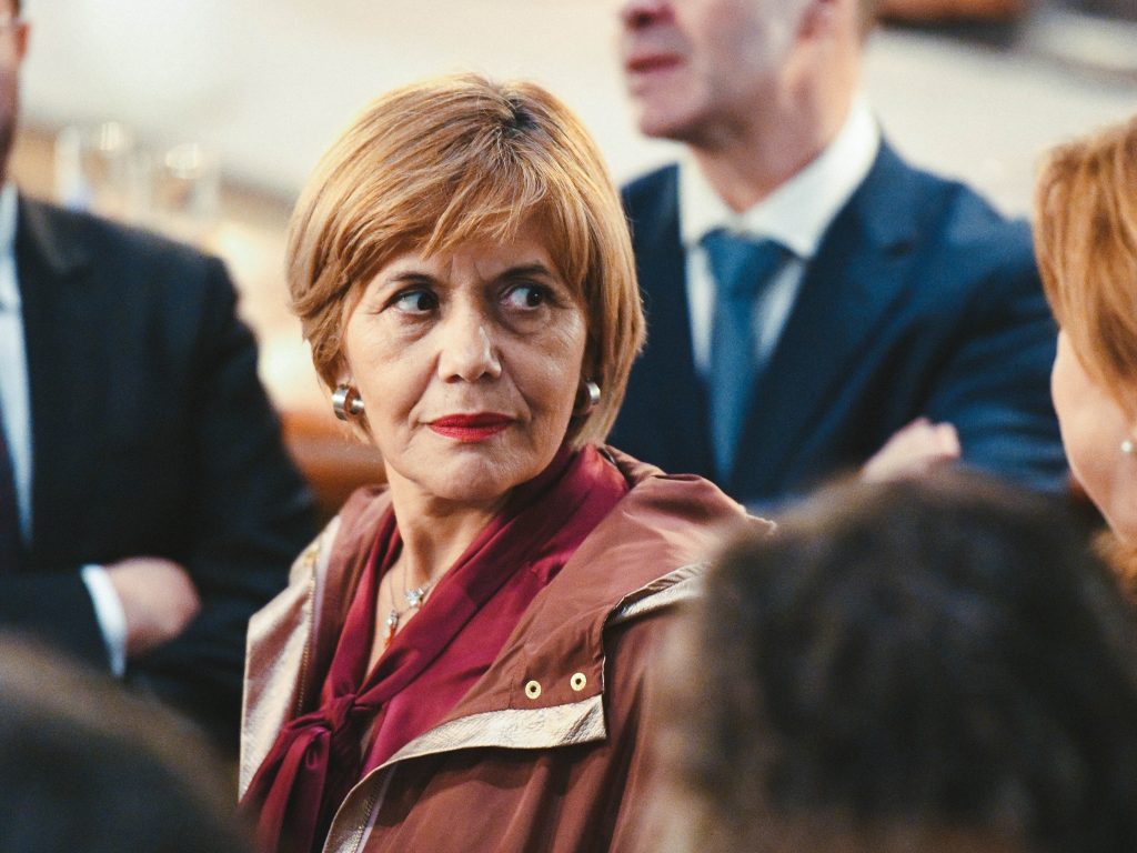 Eleições PS/Viseu: Lúcia Silva apela ao voto dos militantes e diz que “cantar vitória” só no fim - Jornal do Centro