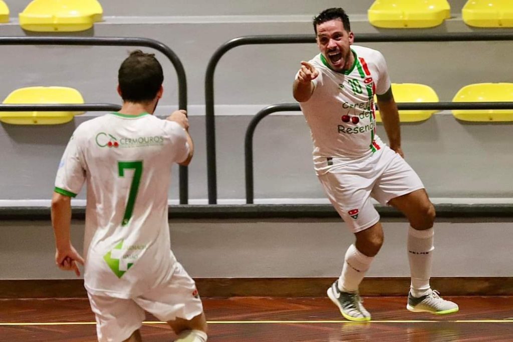  Futsal: Mouros e Gigantes de Mangualde com pleno de vitórias na Divisão de Honra - Jornal do Centro