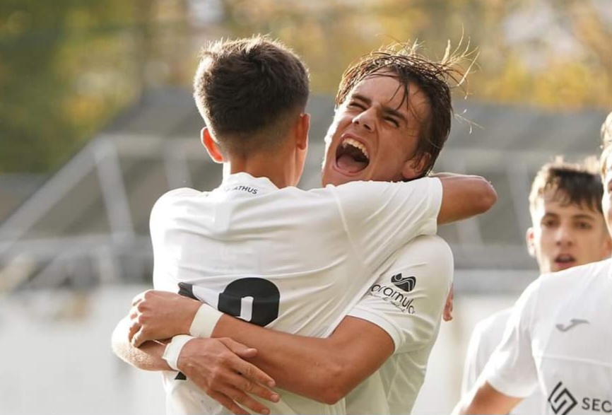 Académico de Viseu vence e sobe a zona de Apuramento de Campeão na 1ª Divisão de Juniores - Jornal do Centro