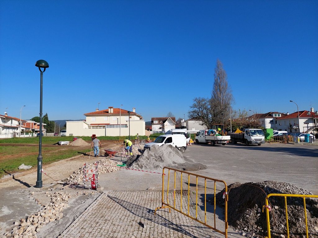  Mortágua: Nova praça de táxis já está em obras - Jornal do Centro