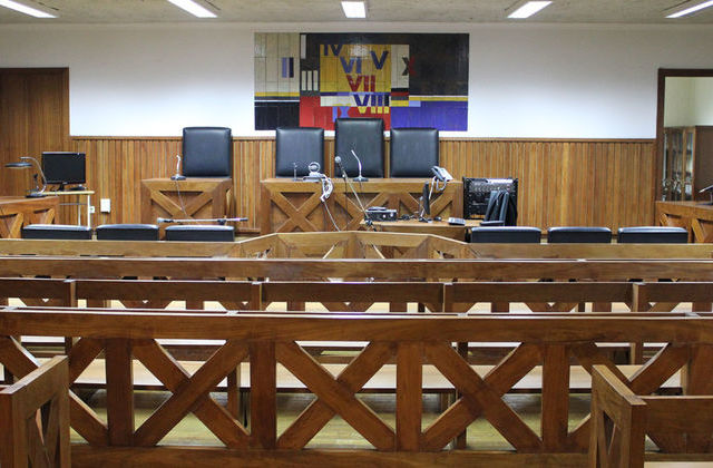  Advogados dizem que funcionários judiciais deviam ser vacinados - Jornal do Centro