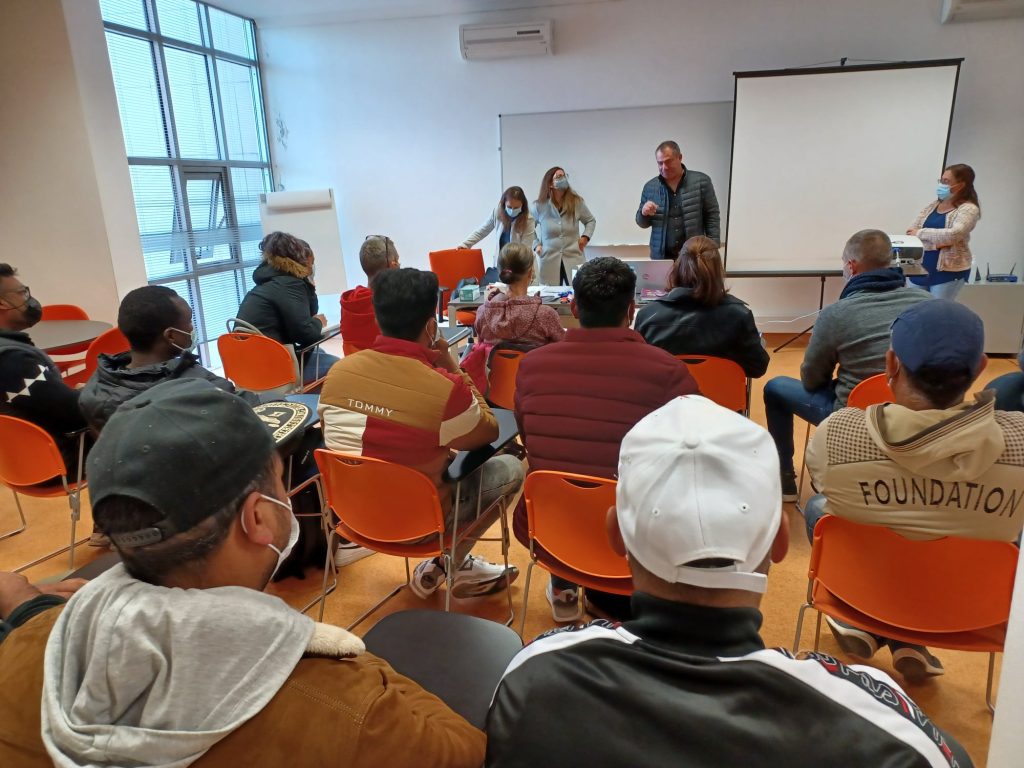  Trabalhadores imigrantes com aulas de português em Mortágua - Jornal do Centro