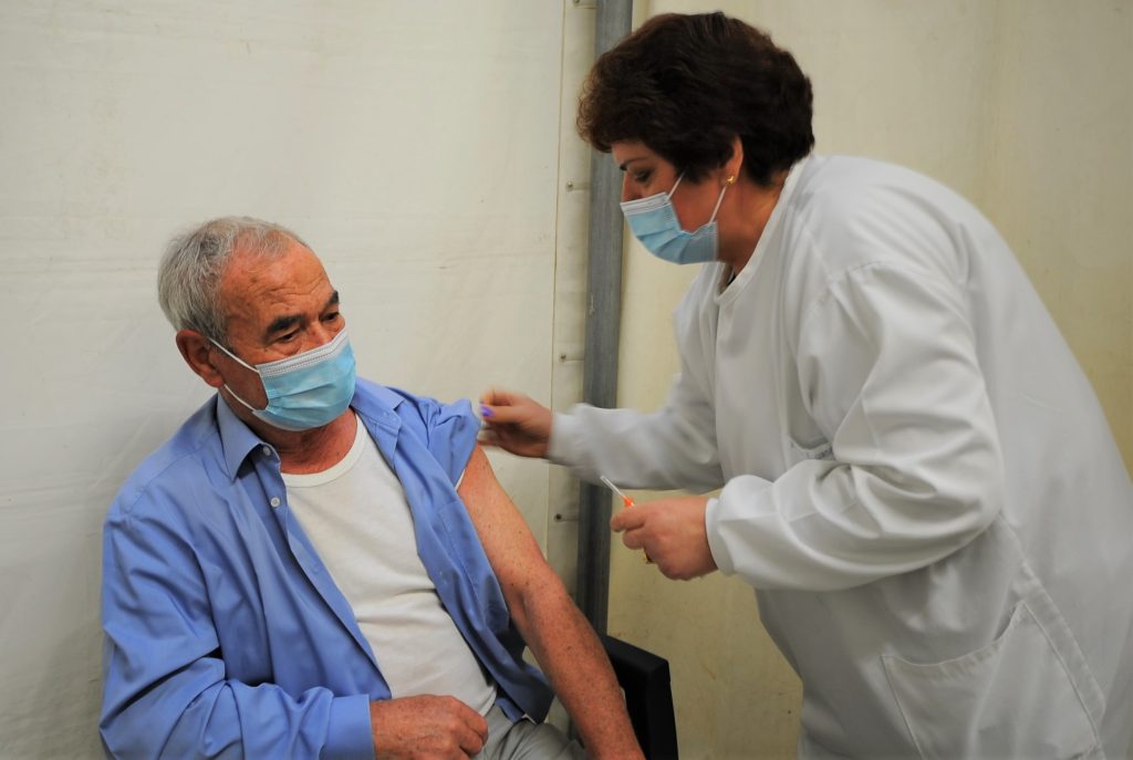  Mais de metade da população de Moimenta da Beira vacinada contra a Covid- 19 - Jornal do Centro